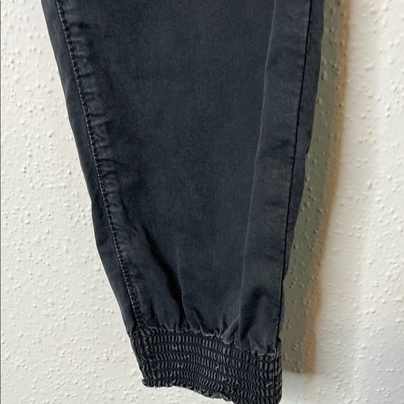 American Eagle Outfitters Black Joggers with Tapered Fit - Picture 4 of 6